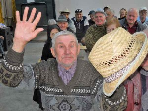 Vasile Câmpeanu spune că aici în sat are de-a face cu o  nouă colectivizare