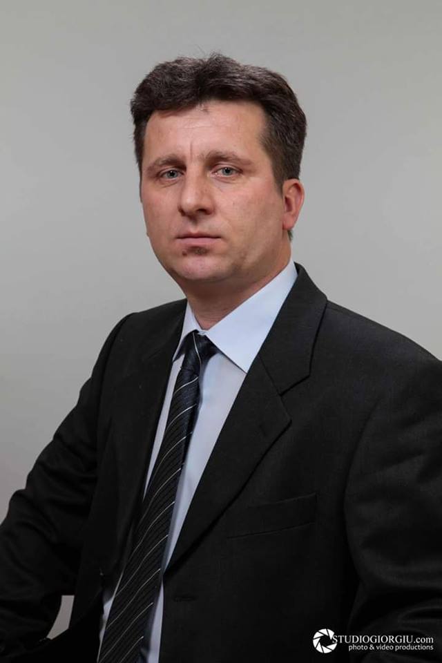 Prof. Ioan Petruţ, profesorul de limba română din liceu al Nicoletei