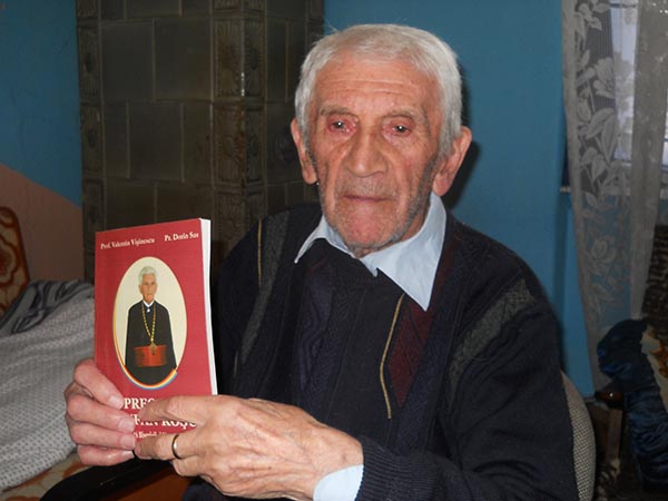 Preotul-turnător Ştefan Roşu a dat la Securitate 400 de note informative